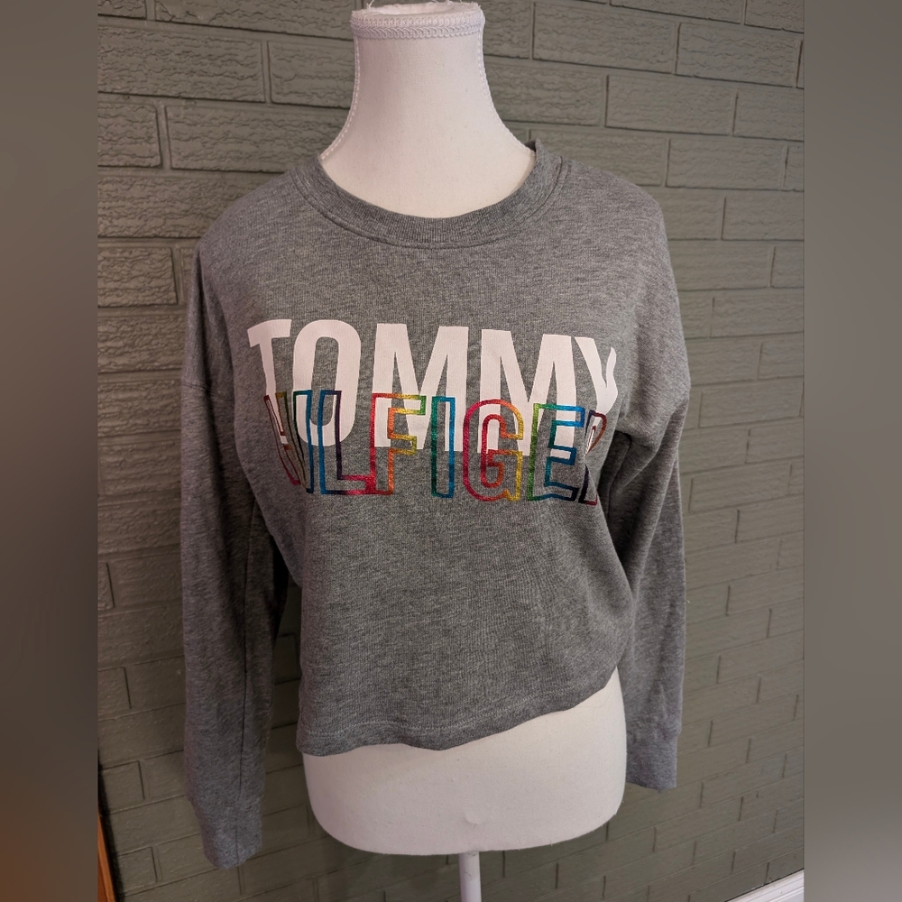 Tommy Hilfiger Gray Cropped Sweatshirt